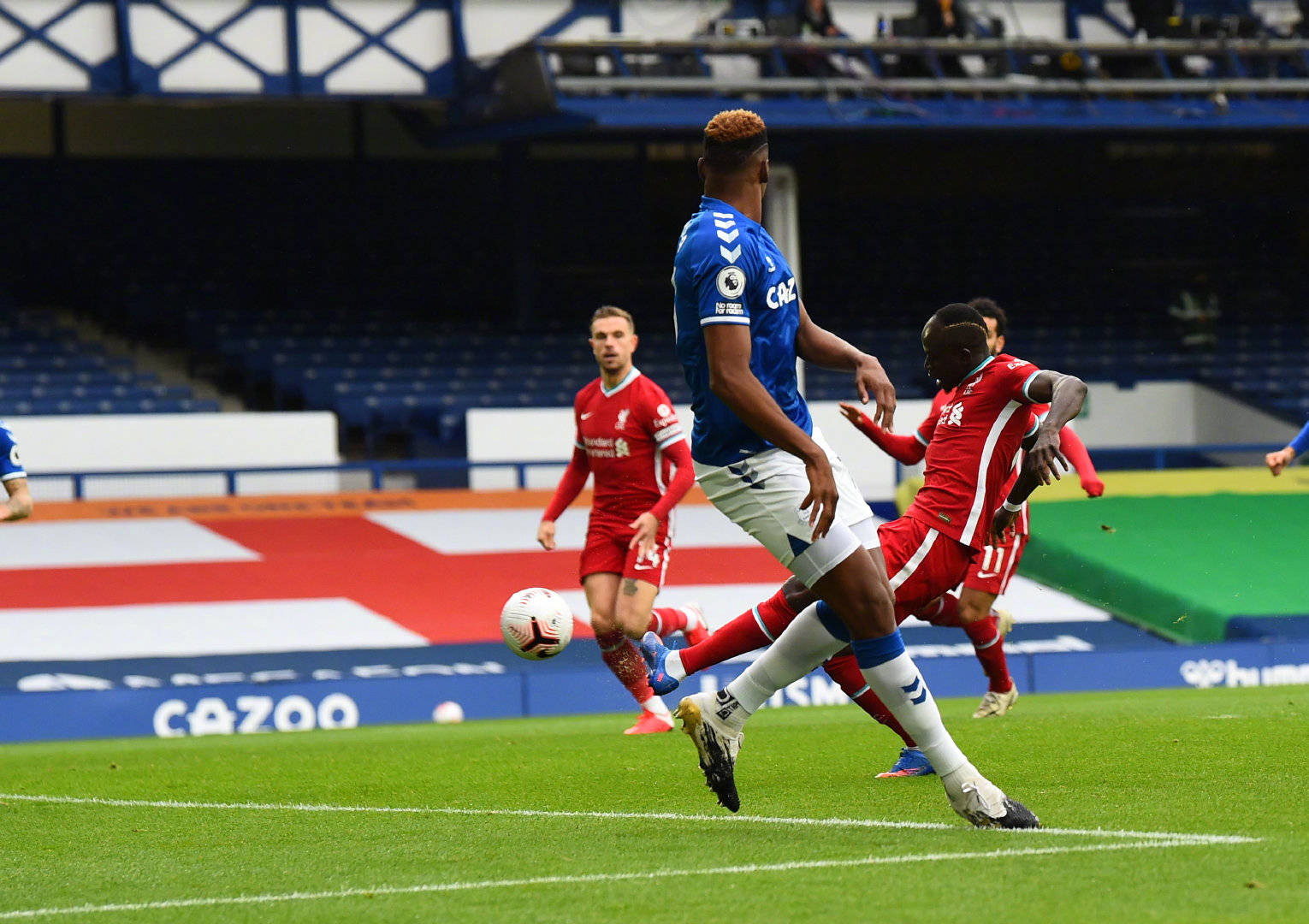 亞歷山大22分6助攻哈滕12分15籃板布裏奇斯19分10籃板雷霆戰勝黃蜂取得10連勝.